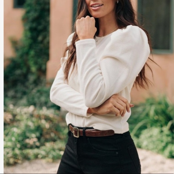 🔹New🔹White Volume Sleeve Top - Picture 2 of 6